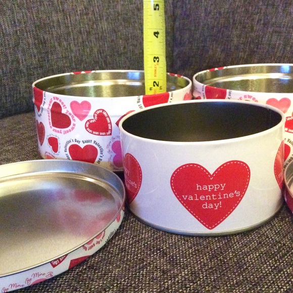 ❣️Valentine's Day Bundle: Tins, Sparkle Socks, Table Runner & Dish Scour Pad - Picture 13 of 14